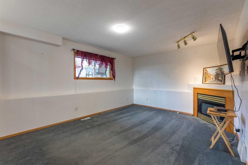 









111


Shillbeer

Cove,
Hinton,




AB
T7V 1A9

