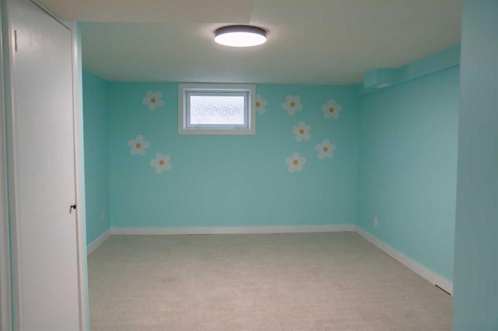 









125


Douglas

Drive,
Hinton,




AB
T7V 1C1

