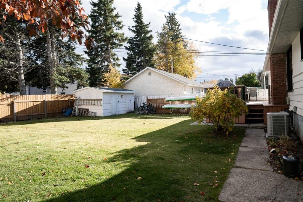 









125


Douglas

Drive,
Hinton,




AB
T7V 1C1

