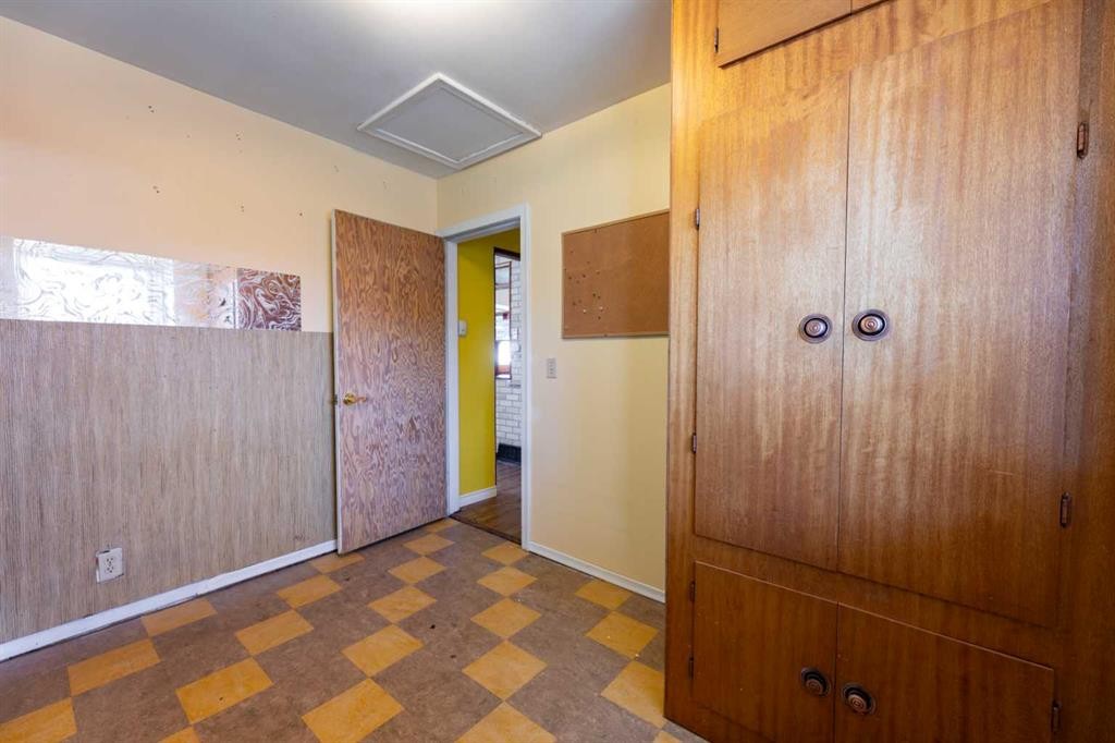 









147


Meadow

Drive,
Hinton,




AB
T7V 1N7

