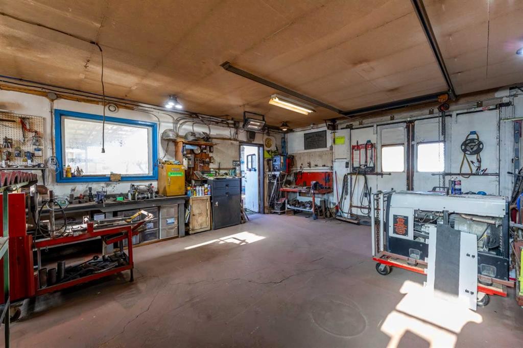









147


Meadow

Drive,
Hinton,




AB
T7V 1N7

