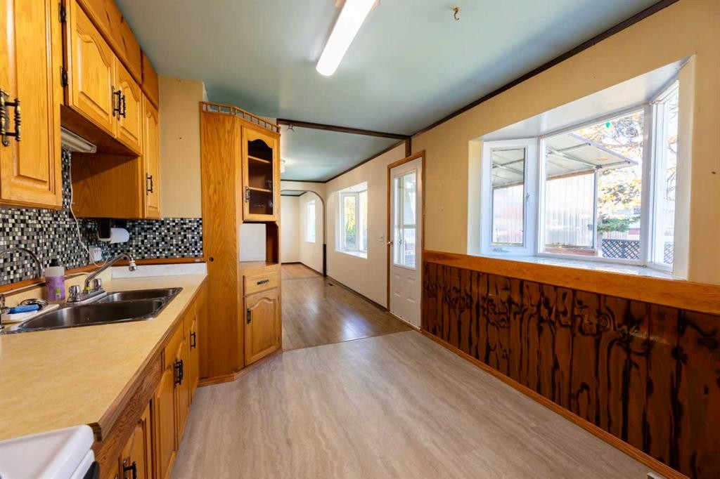 









147


Meadow

Drive,
Hinton,




AB
T7V 1N7

