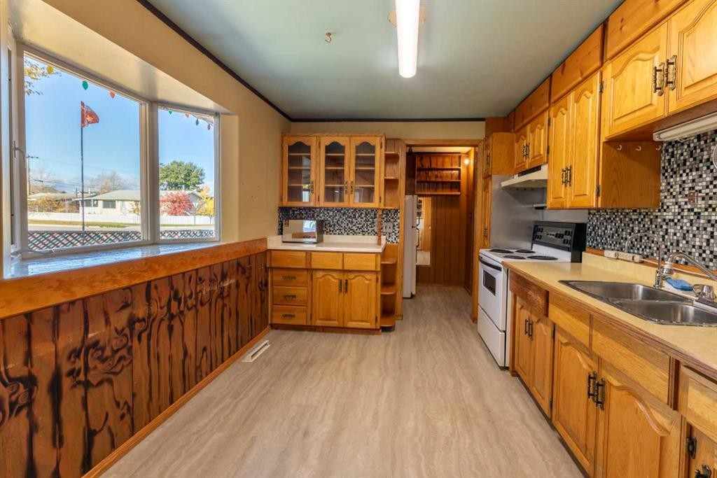 









147


Meadow

Drive,
Hinton,




AB
T7V 1N7

