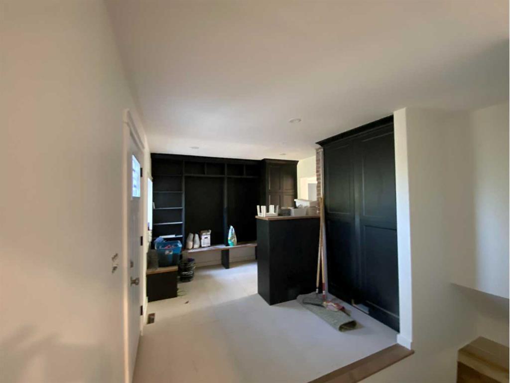 









564


5

Street West,
Brooks,




AB
T1R0B3

