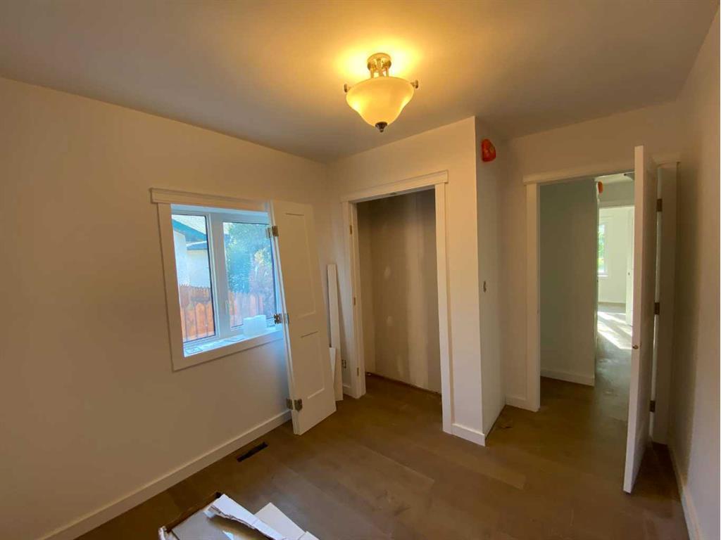 









564


5

Street West,
Brooks,




AB
T1R0B3

