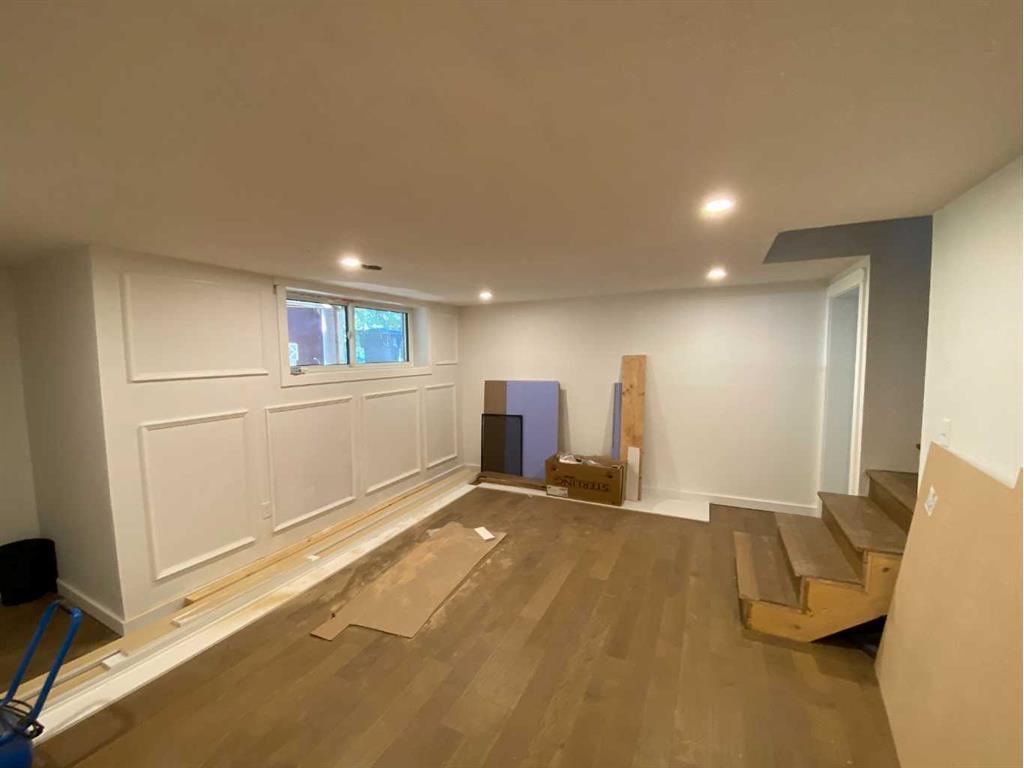 









564


5

Street West,
Brooks,




AB
T1R0B3

