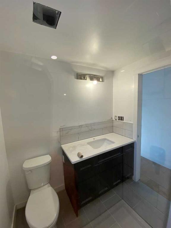 









564


5

Street West,
Brooks,




AB
T1R0B3

