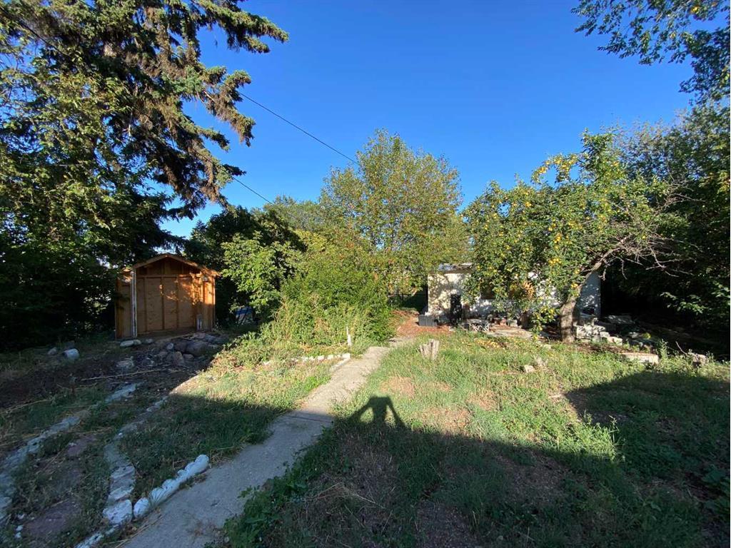 









564


5

Street West,
Brooks,




AB
T1R0B3

