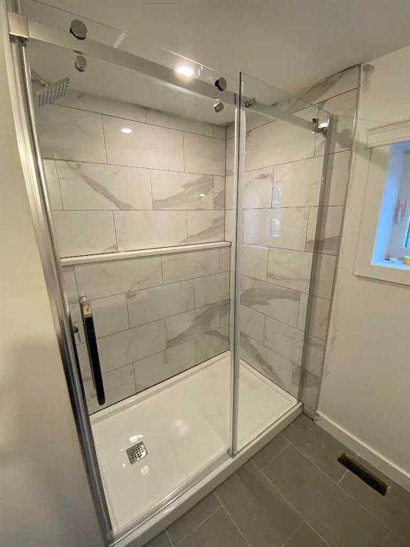 









564


5

Street West,
Brooks,




AB
T1R0B3

