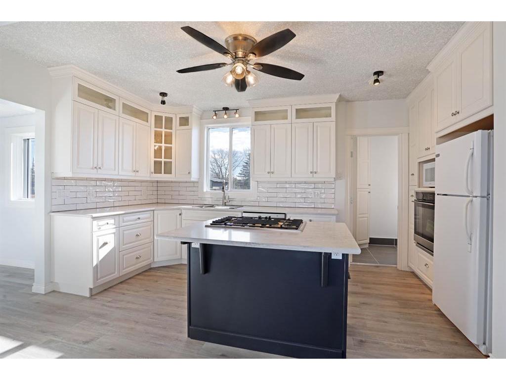 









417


Railway

Avenue,
Scandia,




AB
T0J 2Z0

