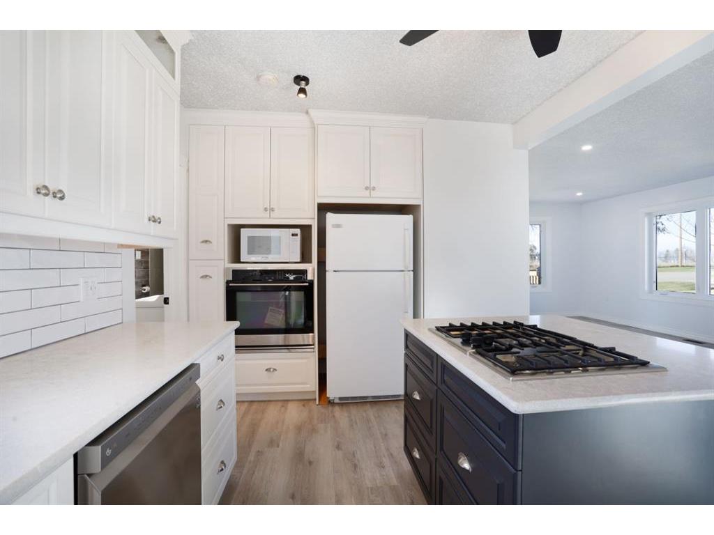 









417


Railway

Avenue,
Scandia,




AB
T0J 2Z0

