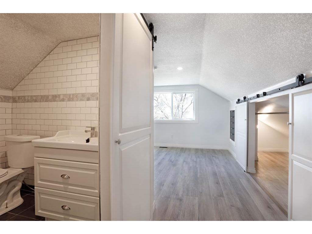 









417


Railway

Avenue,
Scandia,




AB
T0J 2Z0

