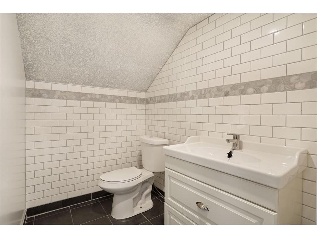 









417


Railway

Avenue,
Scandia,




AB
T0J 2Z0

