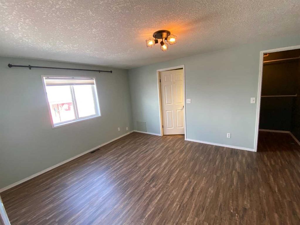









4


Sagebrush

Estates,
Rural Newell, County of,




AB
T1R 1P1

