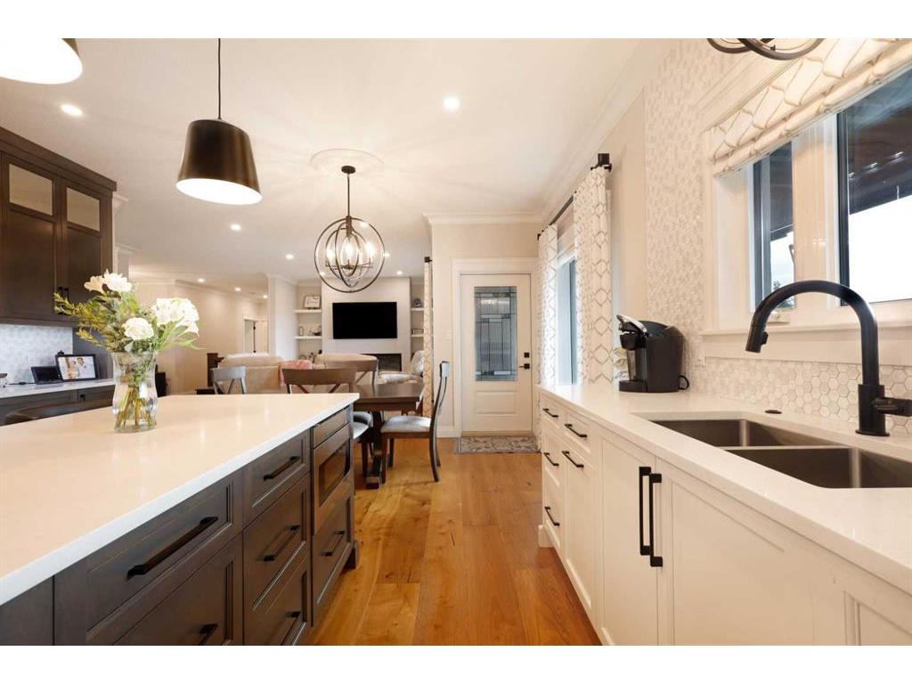 









911


2

Avenue West,
Brooks,




AB
T1R0B7

