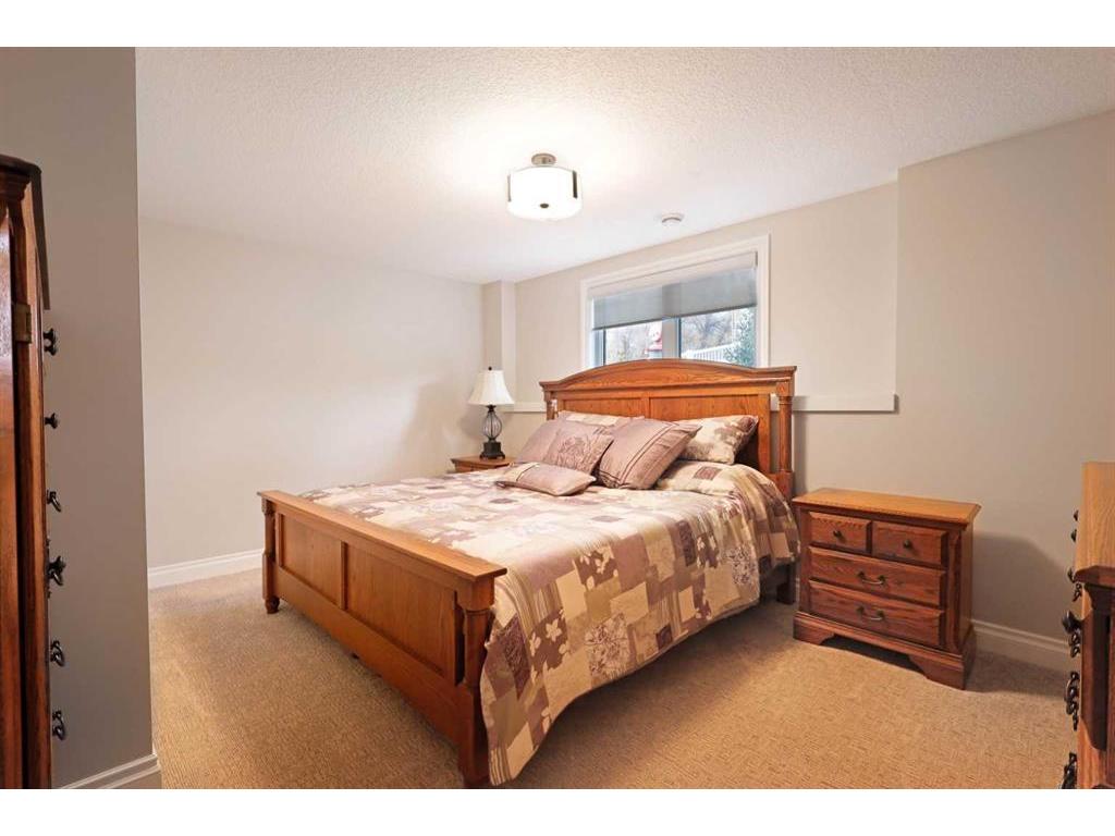 









911


2

Avenue West,
Brooks,




AB
T1R0B7

