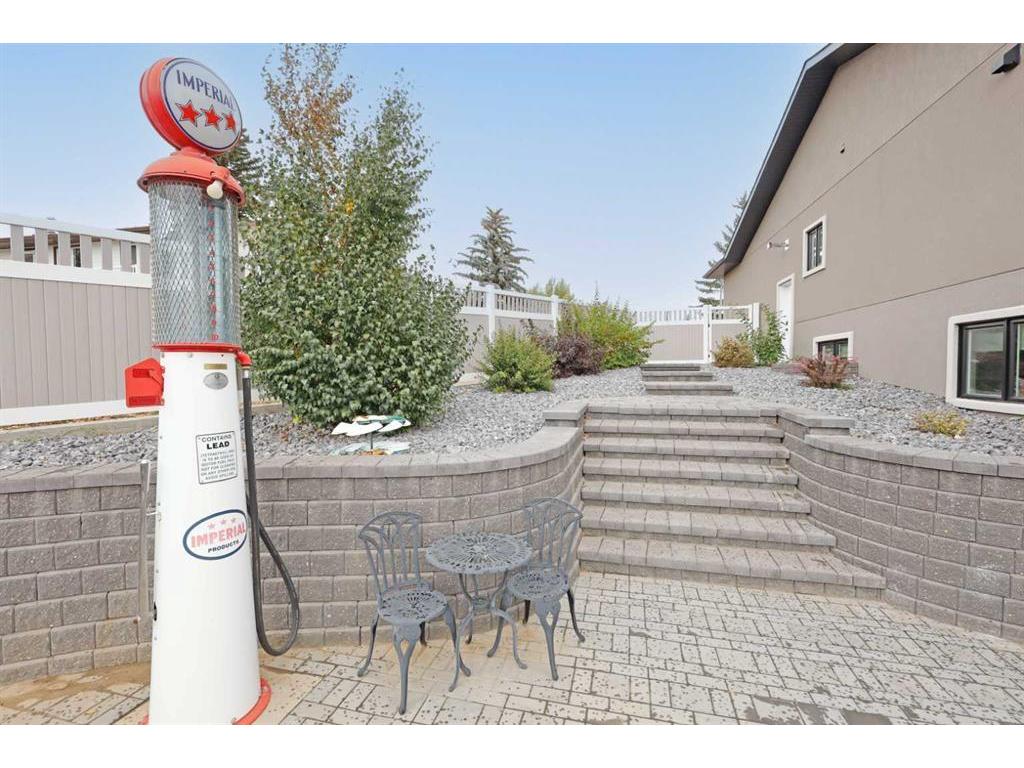 









911


2

Avenue West,
Brooks,




AB
T1R0B7

