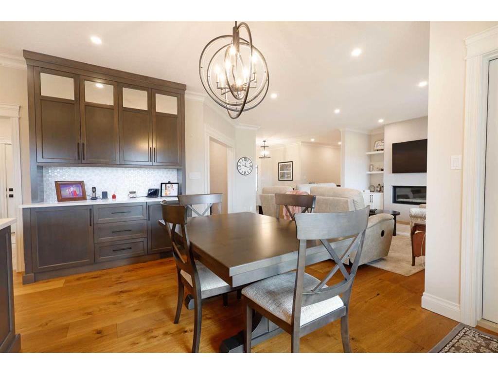 









911


2

Avenue West,
Brooks,




AB
T1R0B7

