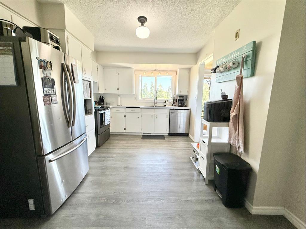 









37427


Range Road 19-2

,
Rural Stettler No. 6, County of,




AB
T0C 2L0

