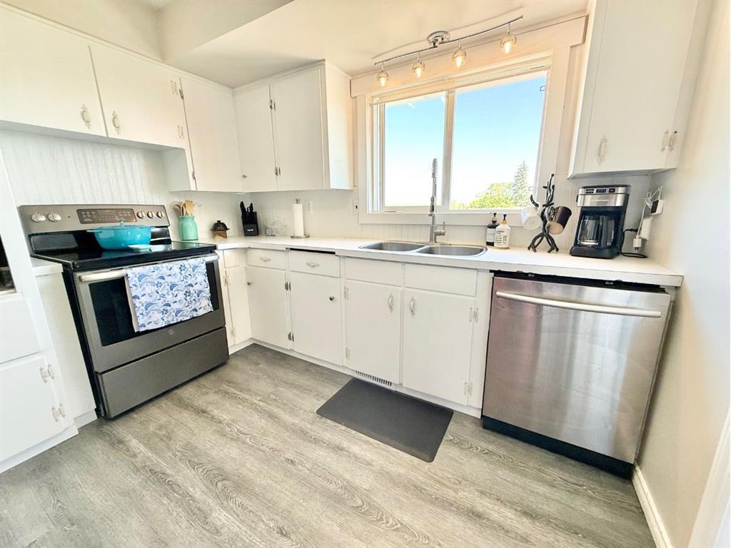 









37427


Range Road 19-2

,
Rural Stettler No. 6, County of,




AB
T0C 2L0

