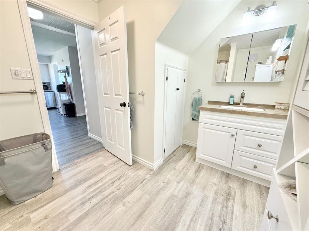 









37427


Range Road 19-2

,
Rural Stettler No. 6, County of,




AB
T0C 2L0

