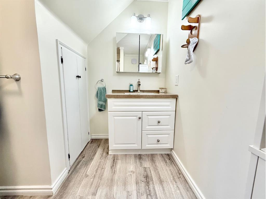 









37427


Range Road 19-2

,
Rural Stettler No. 6, County of,




AB
T0C 2L0

