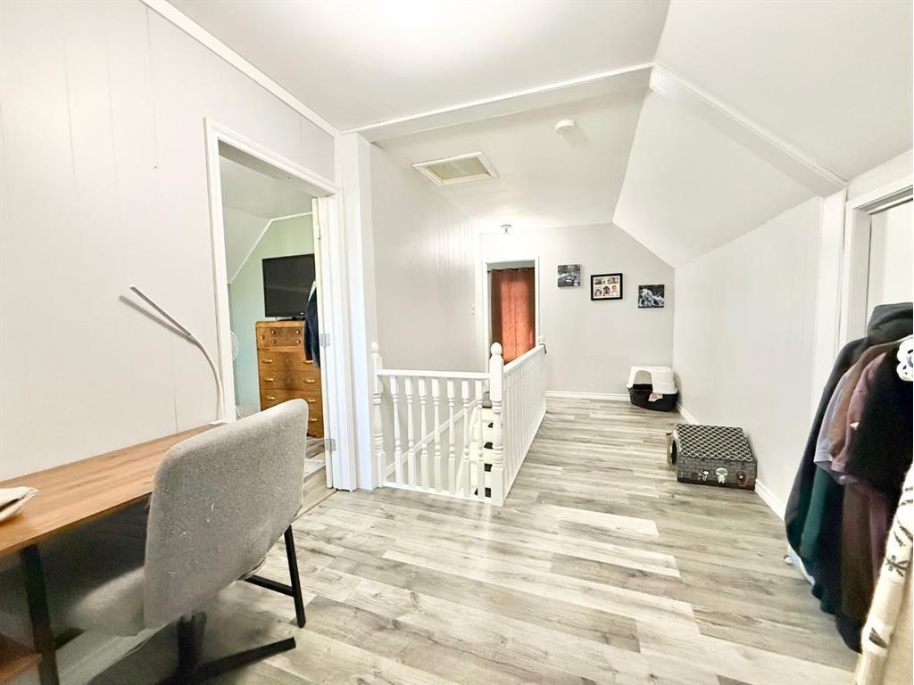 









37427


Range Road 19-2

,
Rural Stettler No. 6, County of,




AB
T0C 2L0

