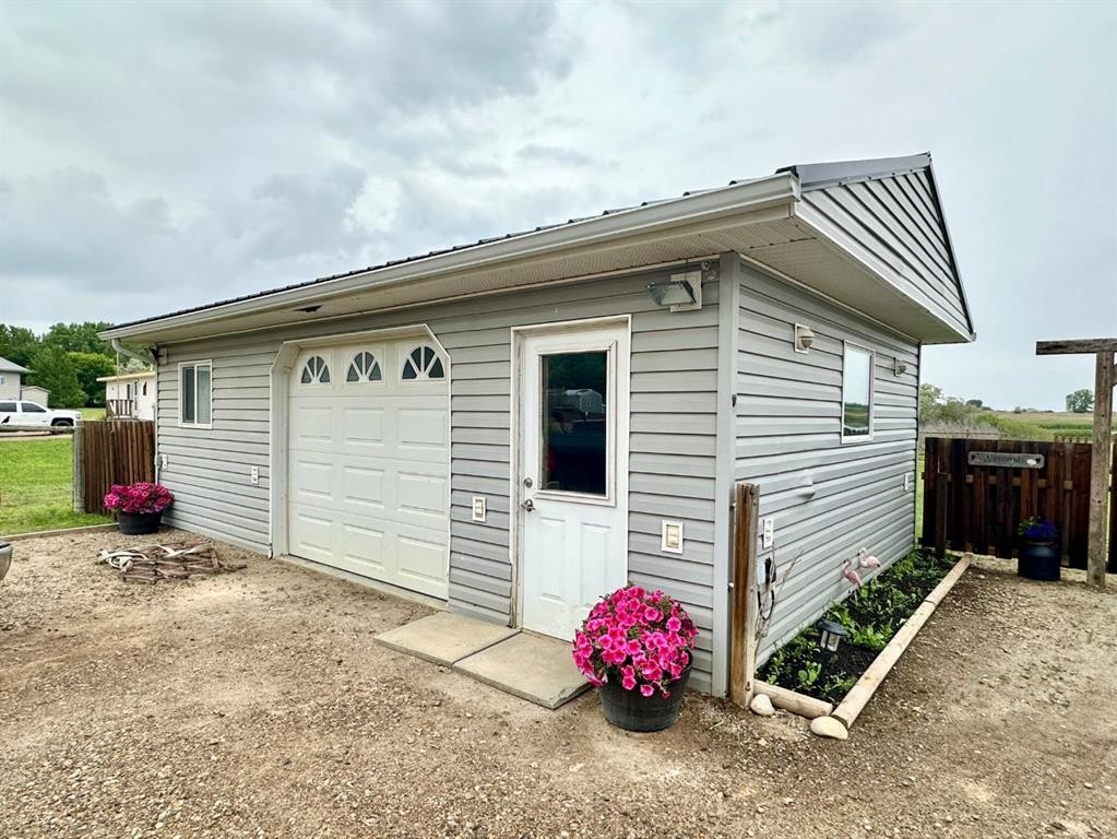 









205


Blue Heron

Road,
Rural Newell, County of,




AB
T1R 0S1

