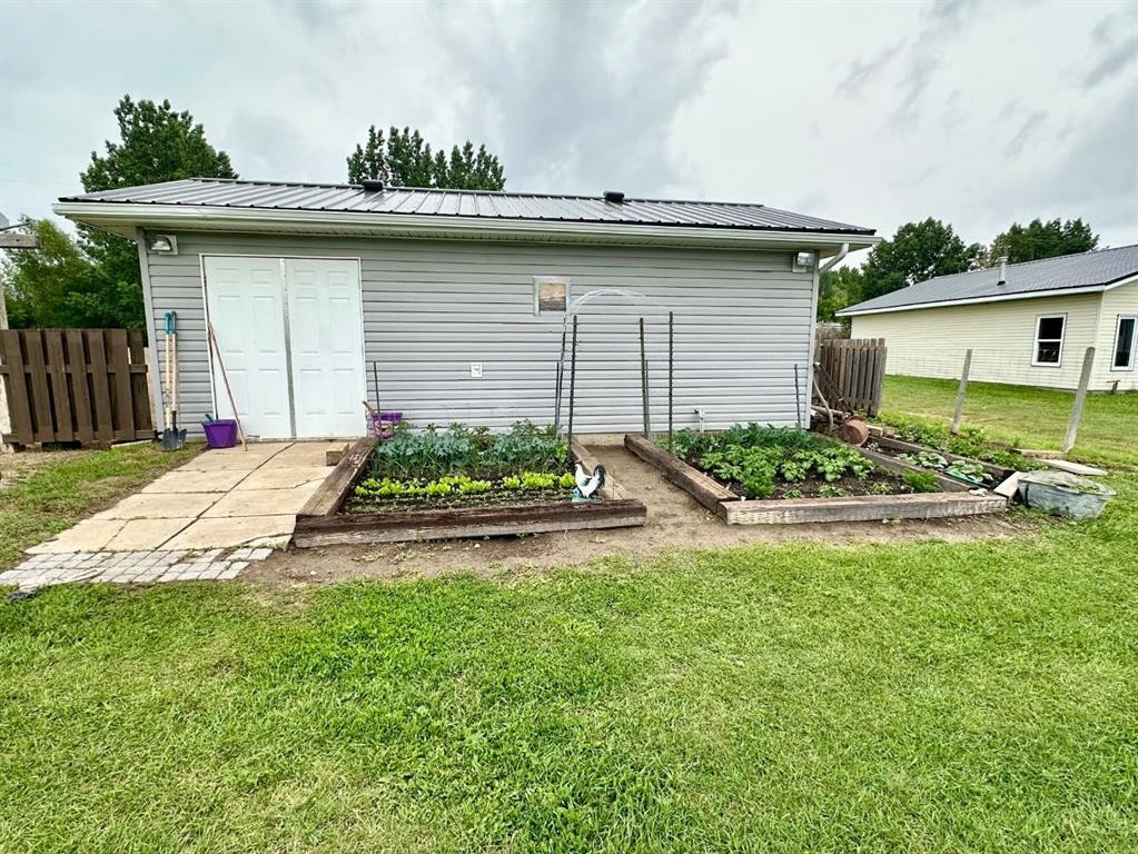 









205


Blue Heron

Road,
Rural Newell, County of,




AB
T1R 0S1

