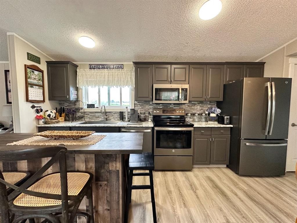 









205


Blue Heron

Road,
Rural Newell, County of,




AB
T1R 0S1

