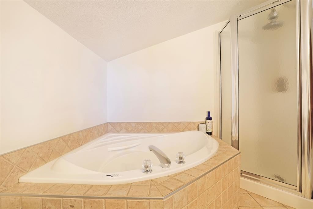









88


White Pelican

View,
Lake Newell Resort,




AB
T1R 0X5


