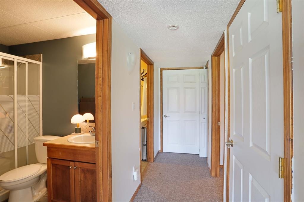 









88


White Pelican

View,
Lake Newell Resort,




AB
T1R 0X5

