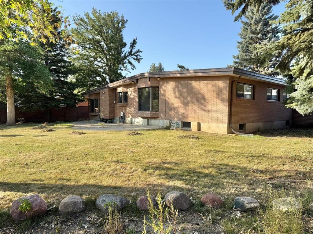 









15


Laurel

Place West,
Brooks,




AB
T1R 1C8

