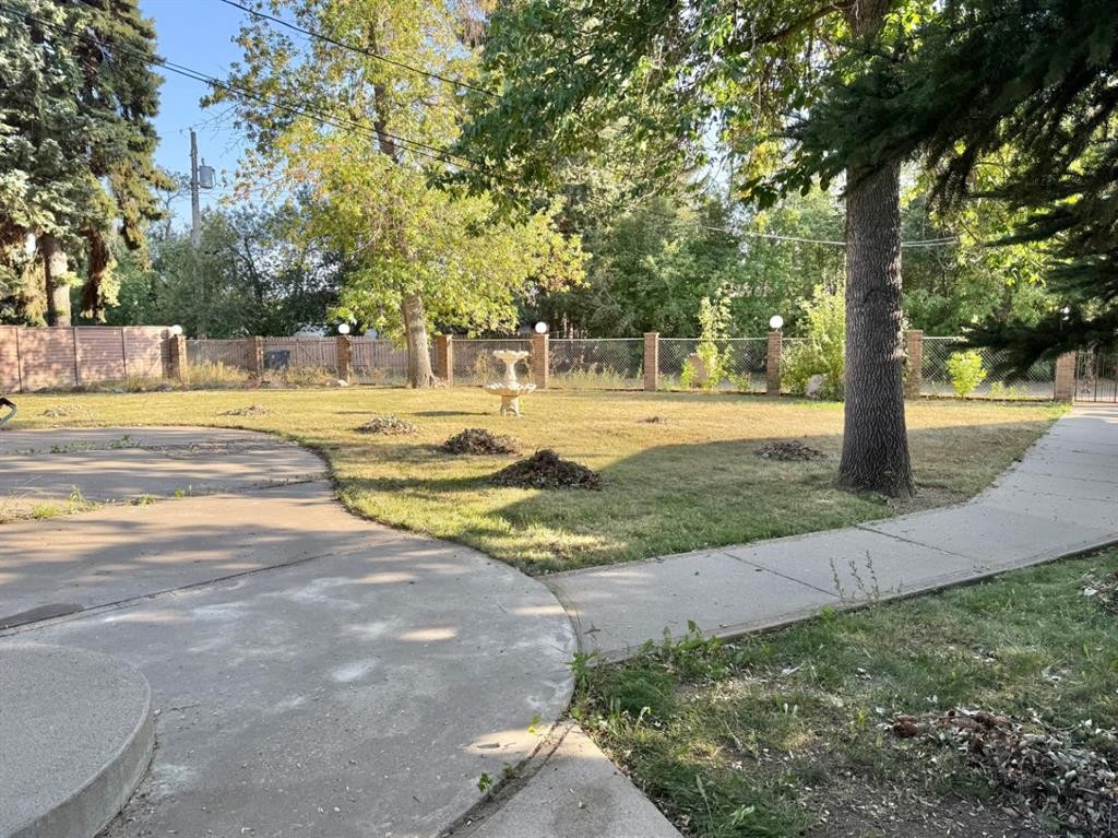 









15


Laurel

Place West,
Brooks,




AB
T1R 1C8

