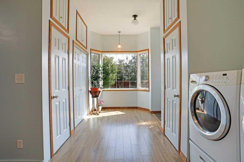 









521


Tulip

Street,
Rosemary,




AB
T0J 2W0

