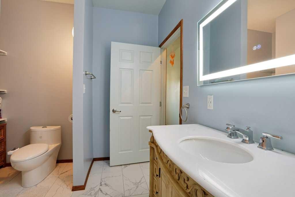 









521


Tulip

Street,
Rosemary,




AB
T0J 2W0

