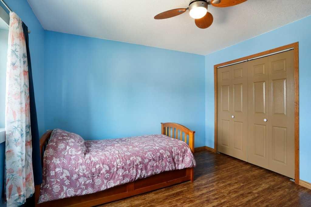 









521


Tulip

Street,
Rosemary,




AB
T0J 2W0

