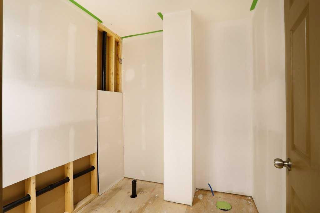 









521


Tulip

Street,
Rosemary,




AB
T0J 2W0

