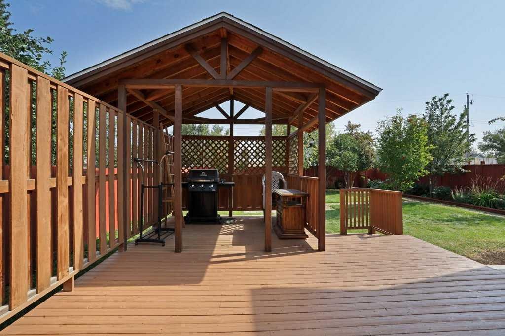 









521


Tulip

Street,
Rosemary,




AB
T0J 2W0

