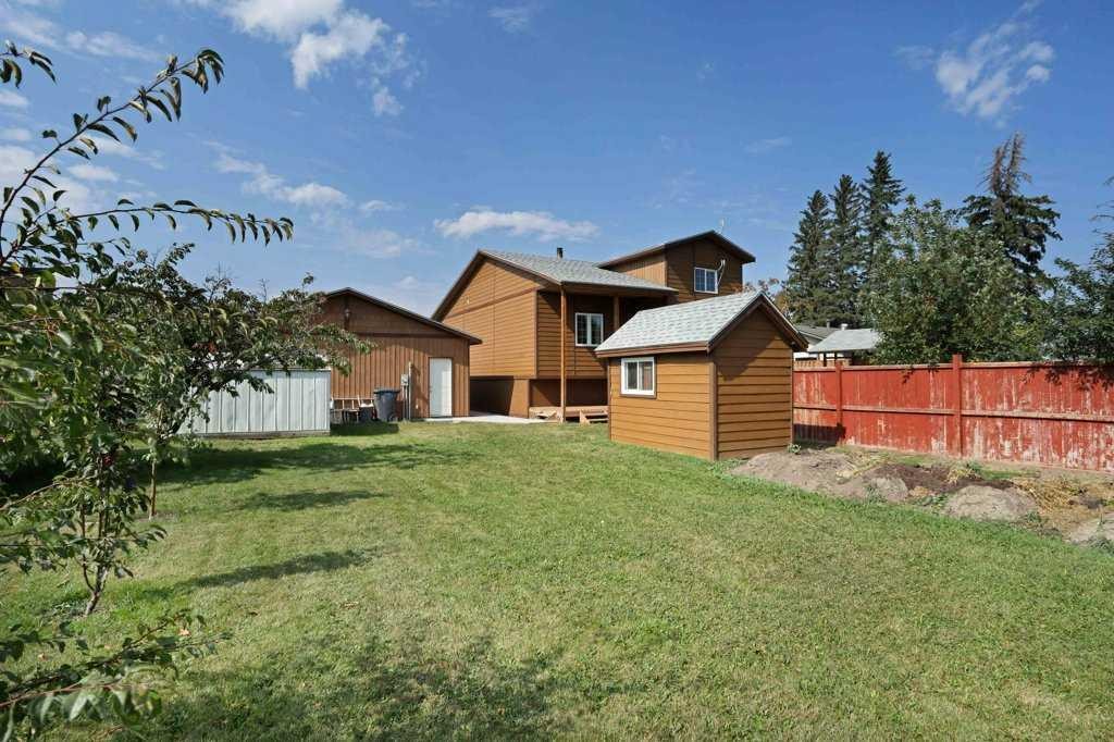 









521


Tulip

Street,
Rosemary,




AB
T0J 2W0

