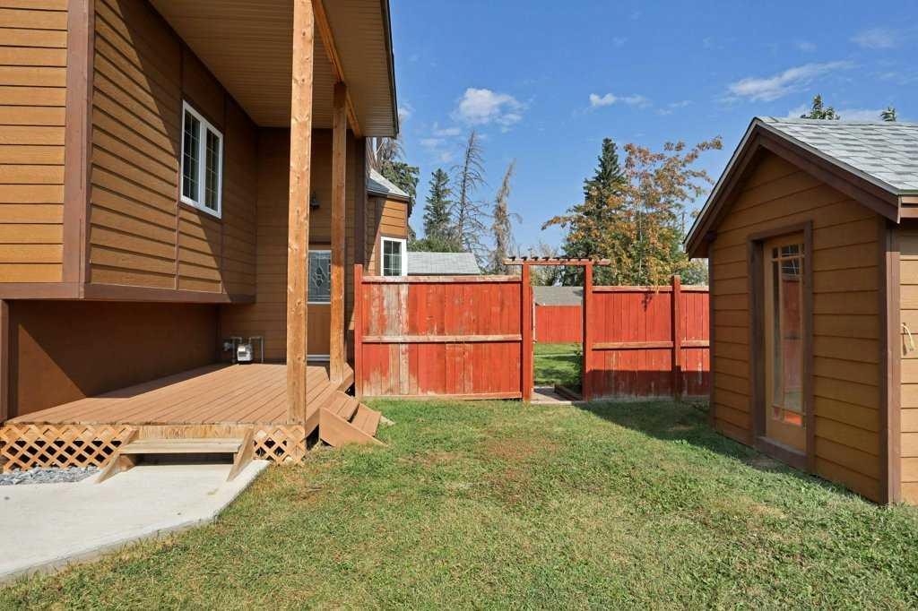 









521


Tulip

Street,
Rosemary,




AB
T0J 2W0

