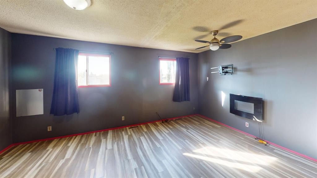 









307


8

Avenue,
Bassano,




AB
T0J0B0

