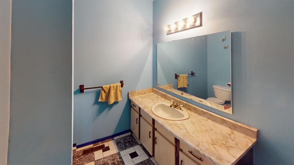 









307


8

Avenue,
Bassano,




AB
T0J0B0

