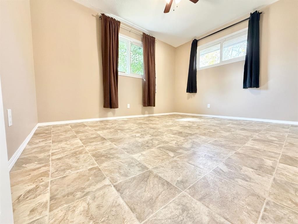 









66


2

Avenue East,
Tilley,




AB
T0J 3K0

