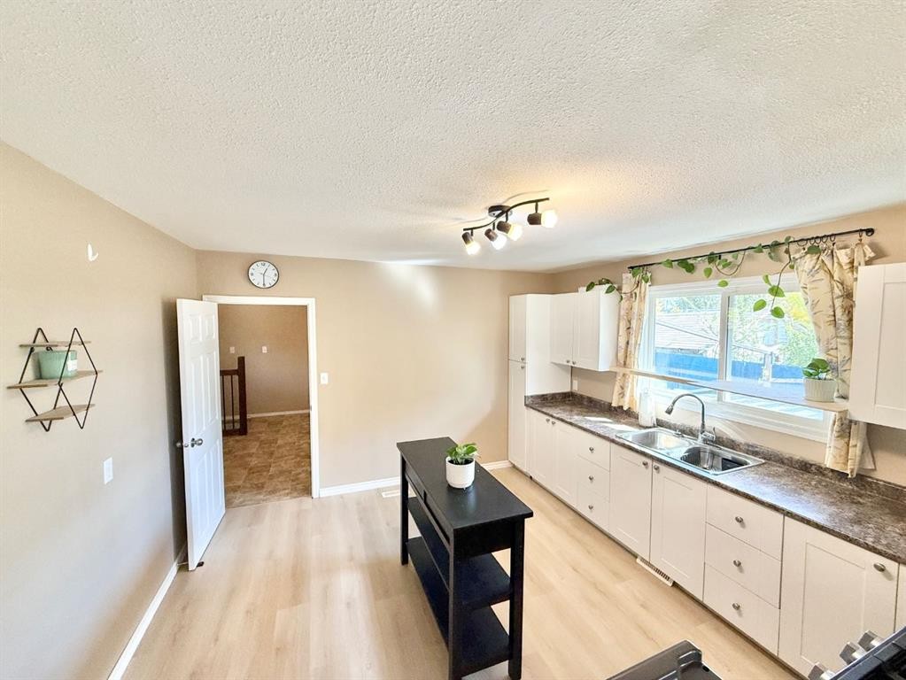 









66


2

Avenue East,
Tilley,




AB
T0J 3K0

