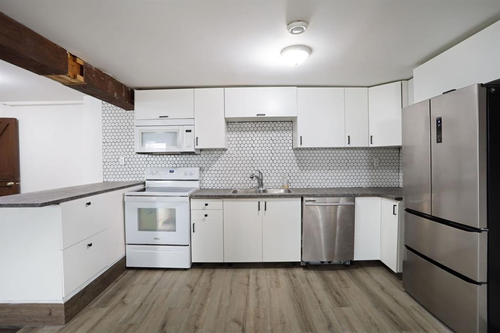 









535


2A

Avenue West,
Brooks,




AB
T1R 0B1

