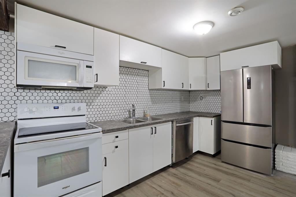 









535


2A

Avenue West,
Brooks,




AB
T1R 0B1

