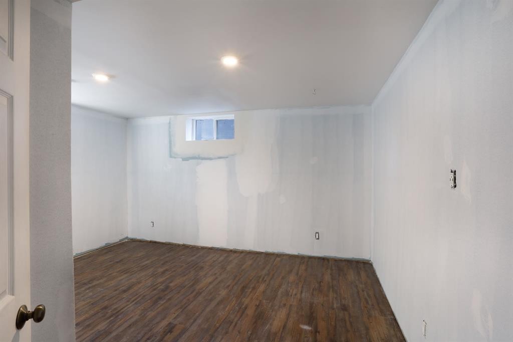 









535


2A

Avenue West,
Brooks,




AB
T1R 0B1

