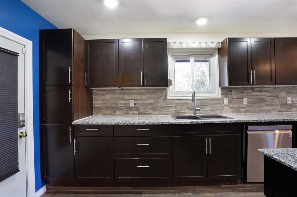 









535


2A

Avenue West,
Brooks,




AB
T1R 0B1

