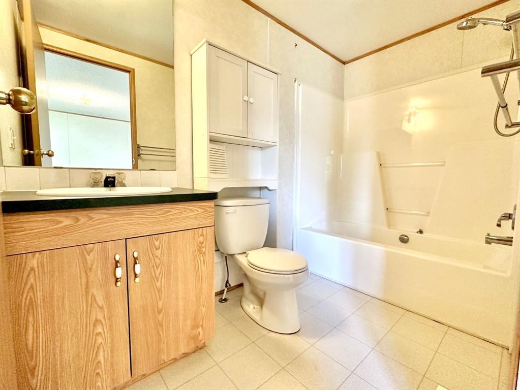 









310


Railway

Avenue, 8,
Duchess,




AB
T0J0Z0

